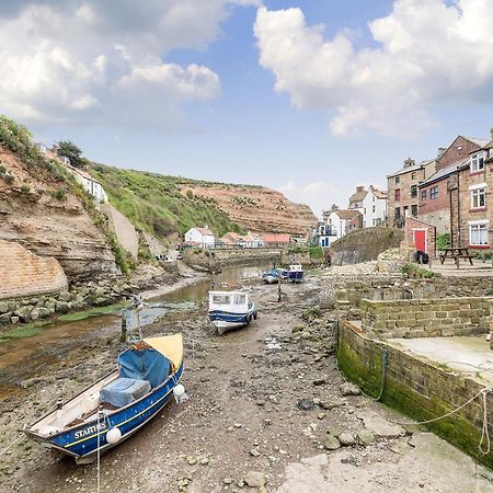 One Beckside Cottage Staithes Eksteriør billede