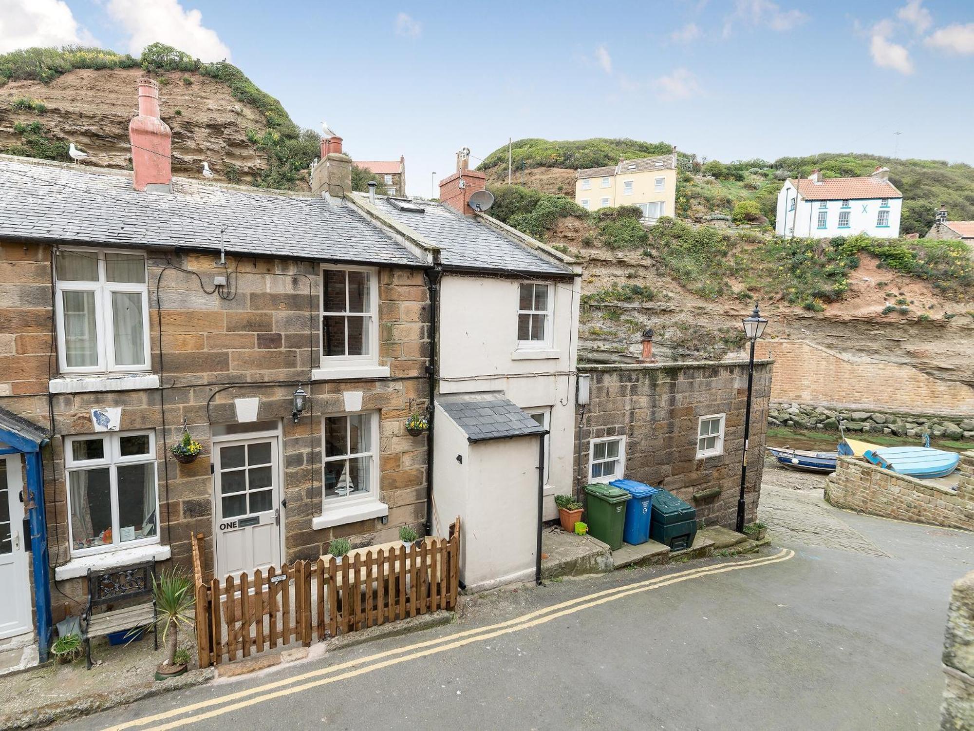 One Beckside Cottage Staithes Eksteriør billede