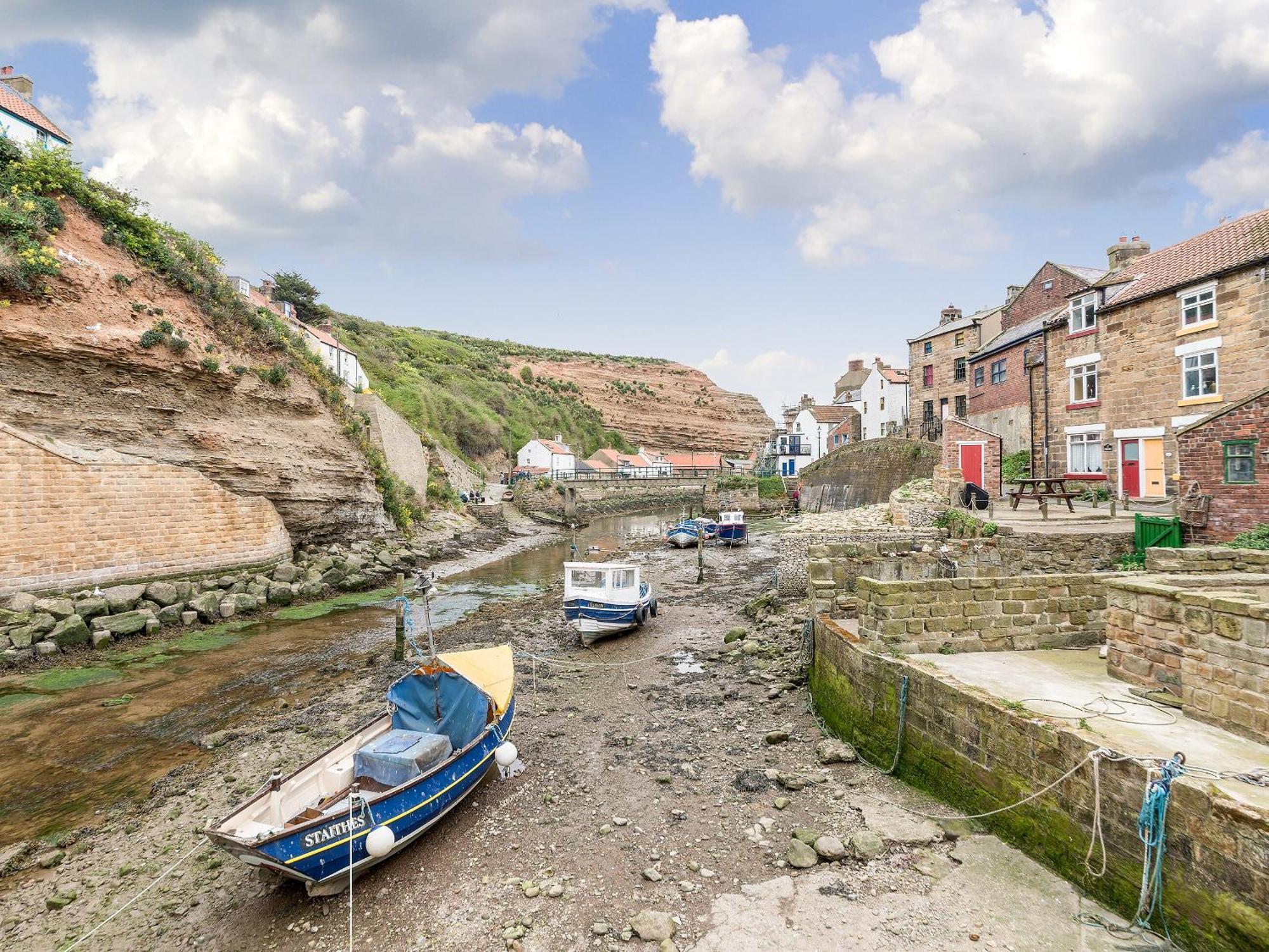 One Beckside Cottage Staithes Eksteriør billede